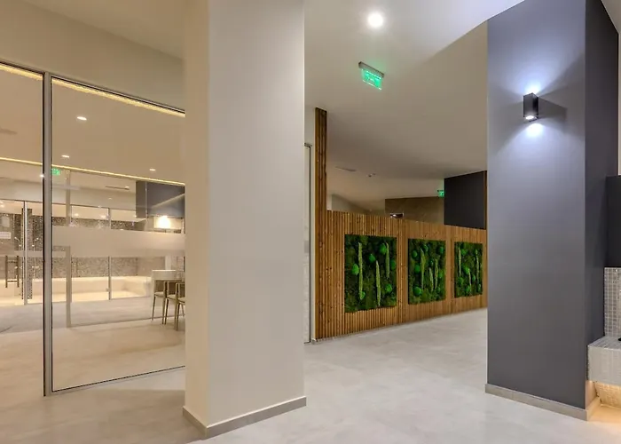 Divine Mountain - Parking - * 班斯科