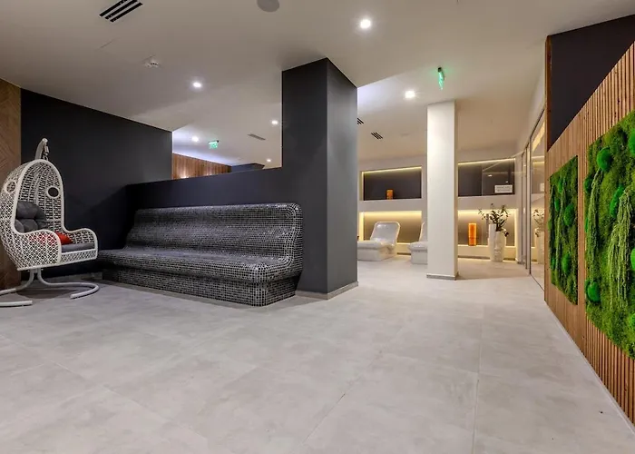 Divine Mountain - Parking - *